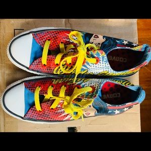Converse Wonder Woman size 5-k or 7 women’s